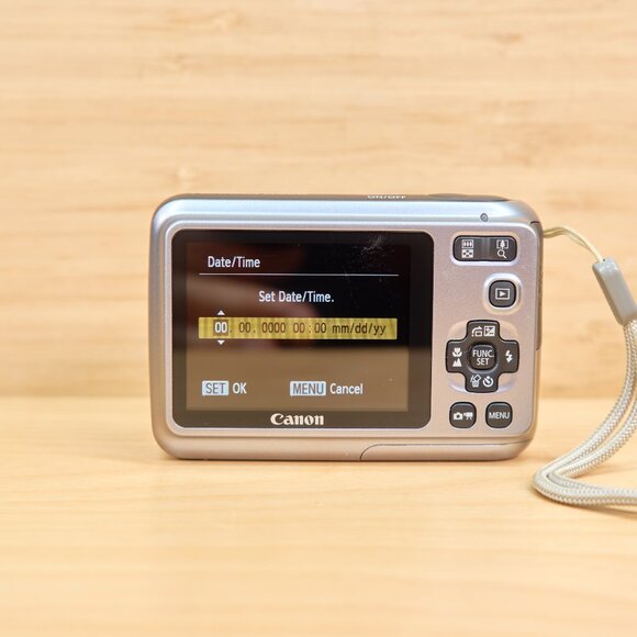 Canon PowerShot A490 10.1 MP Digital Camera, with 3.3x Optical Zoom - Picture 4 of 7